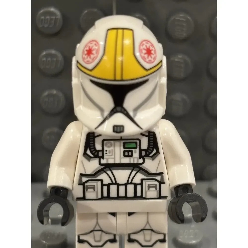 Lego Clone Trooper Pilot (Phase 1) Minifigure #sw1425 Yellow Marking Nougat Head